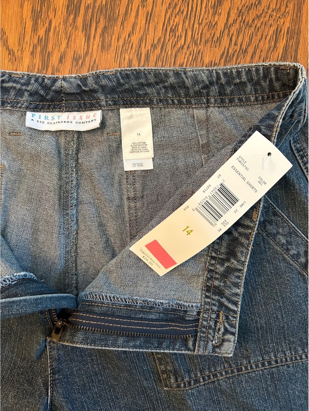 First Issue shorts - Picture 3 of 3